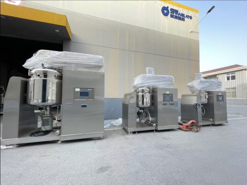 Vacuum emulsifying mixer